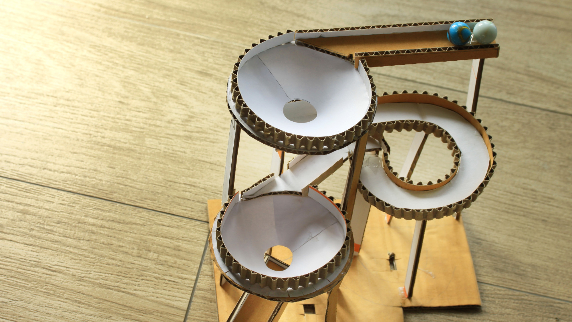 Gluggerbahn: Herbstmessespass für Zwerge.