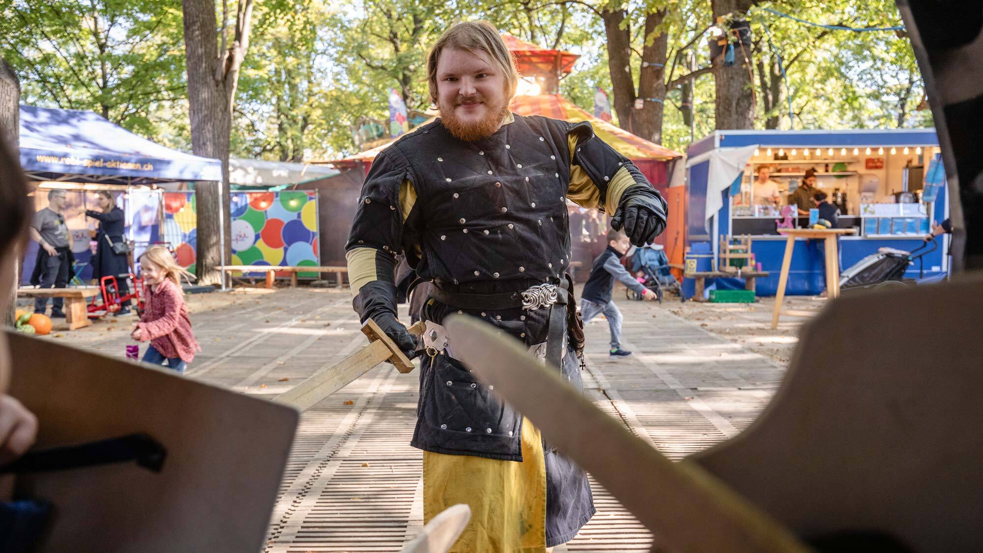 Das Mittelalter: Burgen, Ritter, Schwerter, Burgfräuleins und was? Genau, die Herbstmesse!